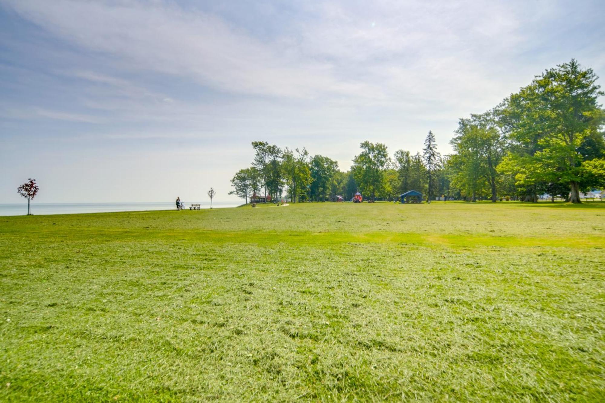 Charming Cottage With Yard Less Than 1 Mi To Lake Erie! Geneva Eksteriør bilde